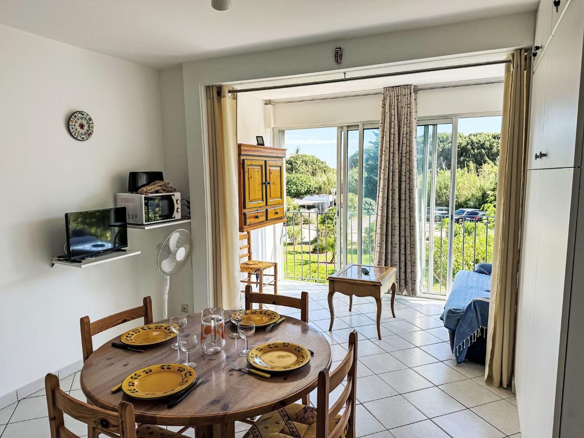 Apartment Les Roses Lauriers By Interhome Le Lavandou Exterior foto
