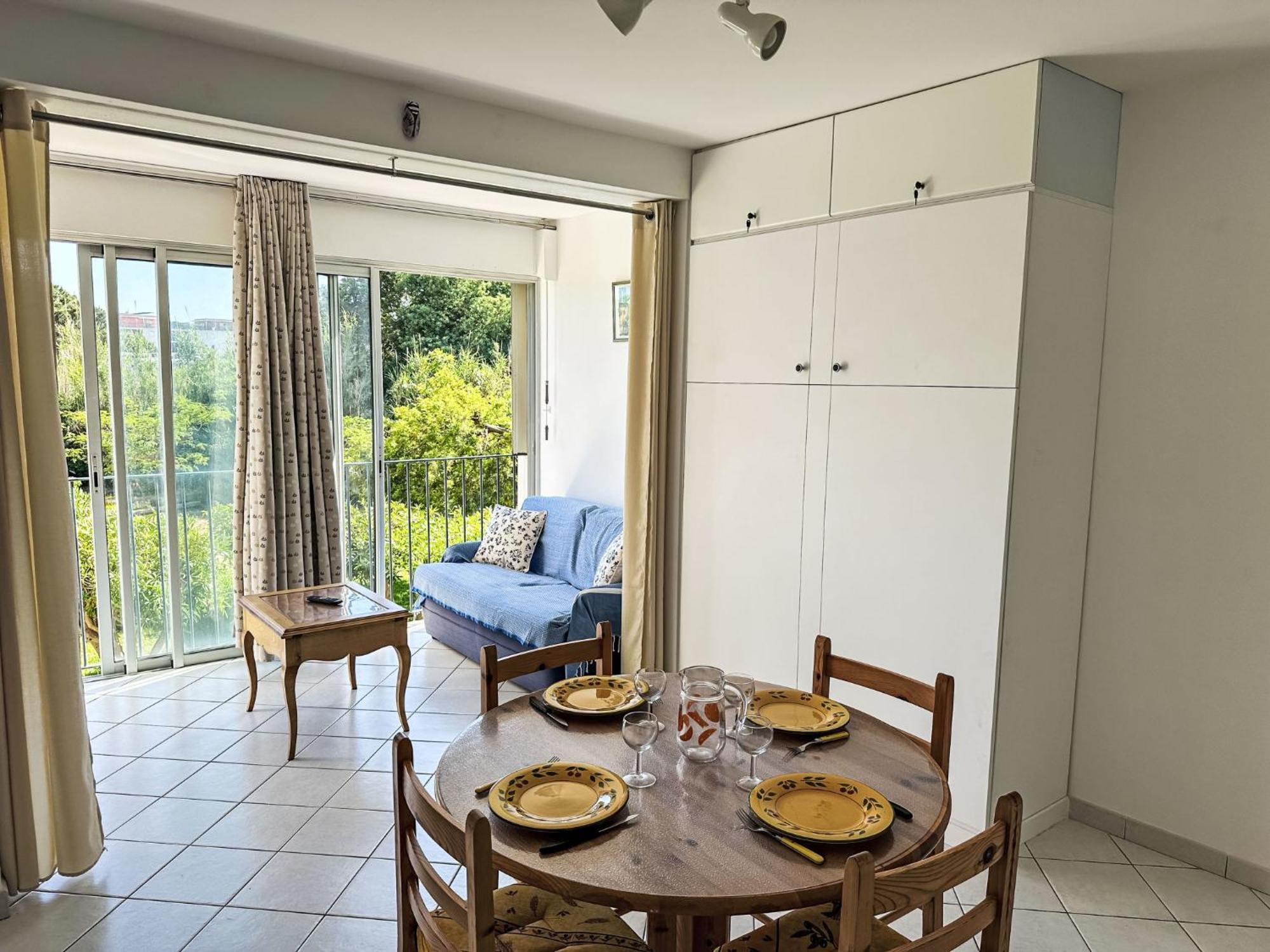 Apartment Les Roses Lauriers By Interhome Le Lavandou Exterior foto